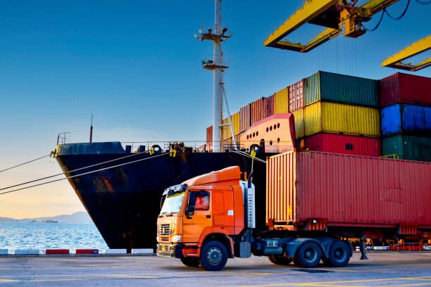 1,508,000+ Freight Shipping Stock Photos, Pictures & Royalty-Free Images -  iStock | Freight shipping truck, Freight shipping service, Freight shipping  container